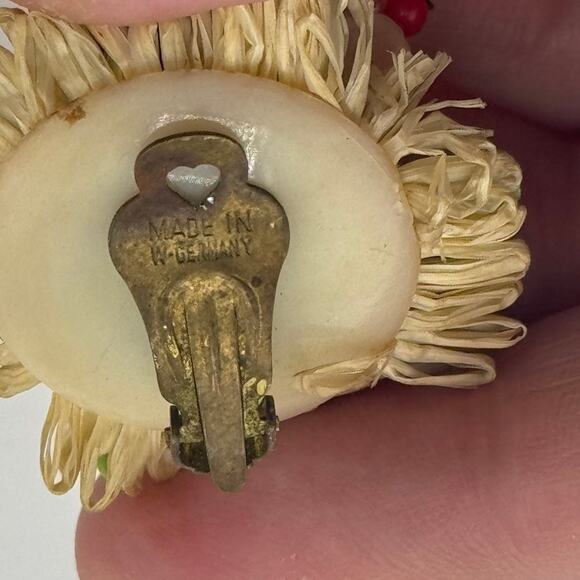 VTG Made In West Germany Burst Cluster Fruit Vegetable Flower Clip On Earrings - Picture 3 of 9